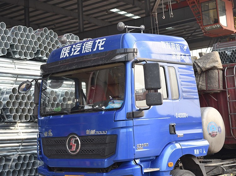 元宵節，大家都在熱熱鬧鬧過元宵，我們在忙碌送貨—百噸鍍鋅鋼管